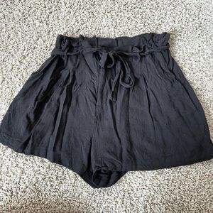 ONLY WORN ONCE // Time & Tru Women's Black Shorts